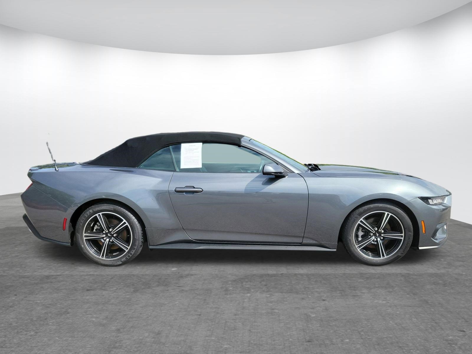 Used 2025 Ford Mustang Premium RWD image 22