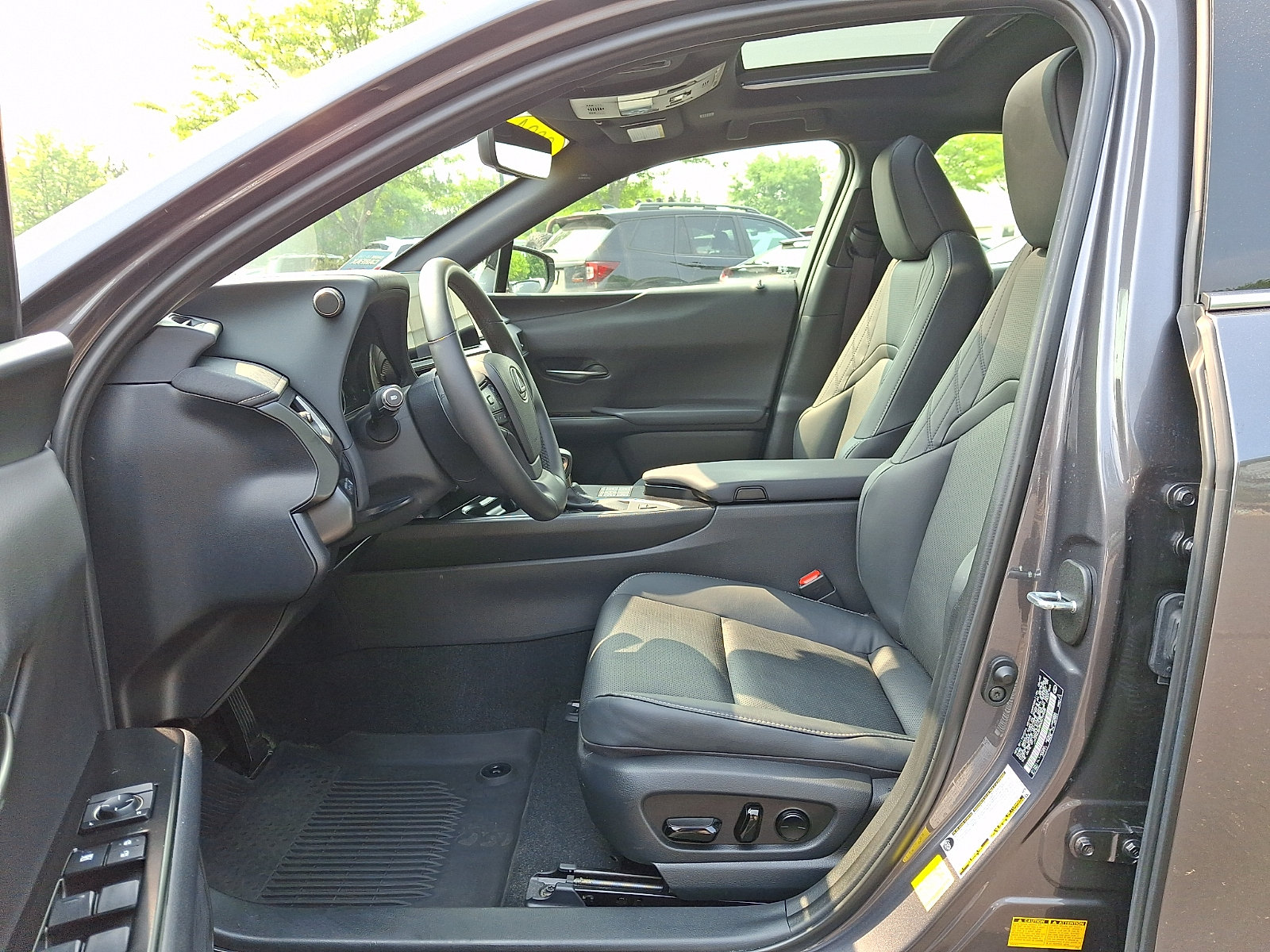 Used 2024 Lexus UX 250h AWD w/ Premium Package image 13