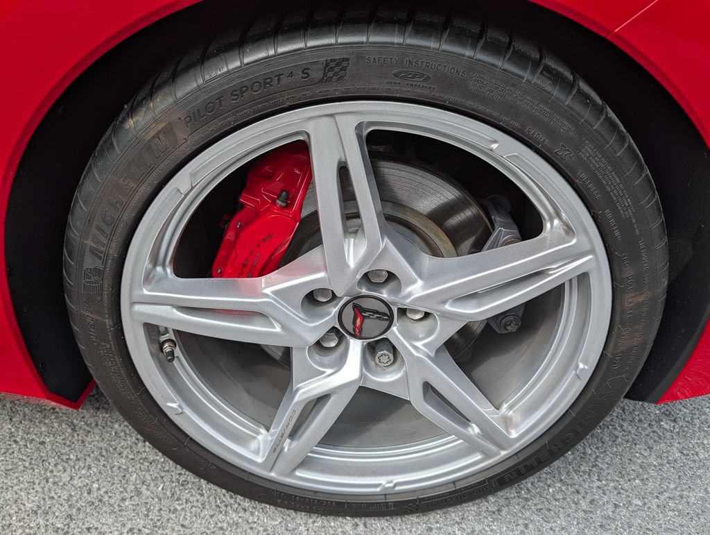 Used 2022 Chevrolet Corvette Stingray Premium Conv w/ Z51 Performance Package RWD image 12