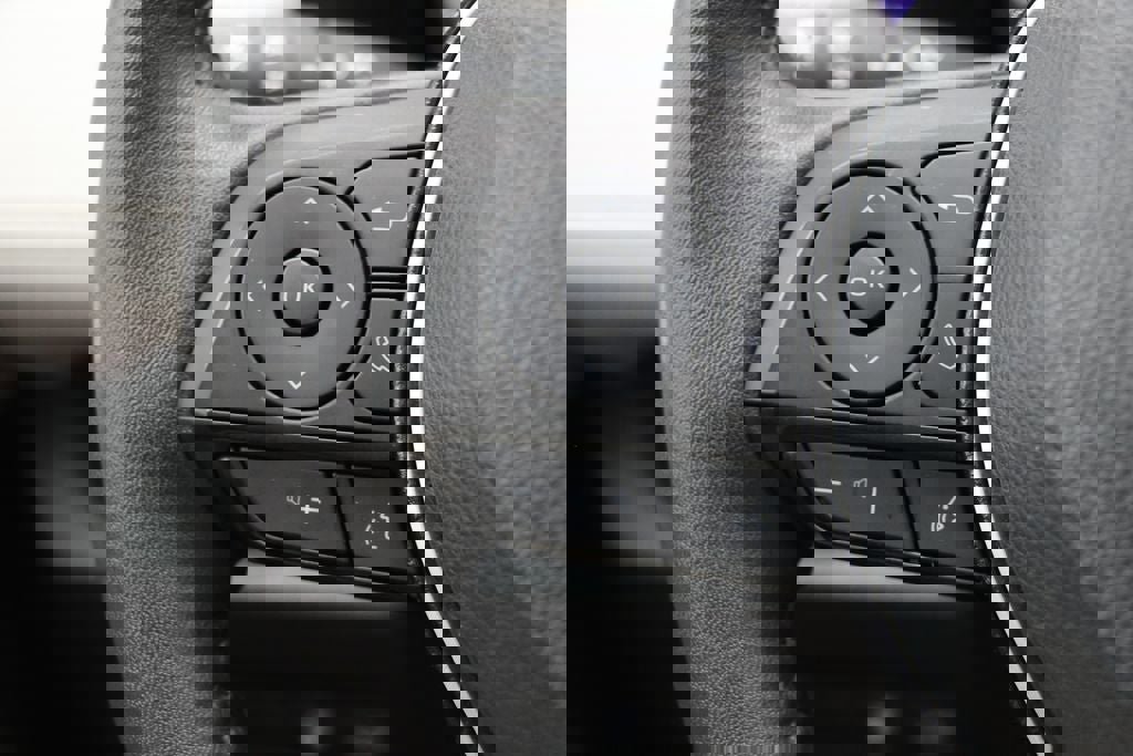 Used 2021 Toyota RAV4 XLE w/ Convenience Package image 19