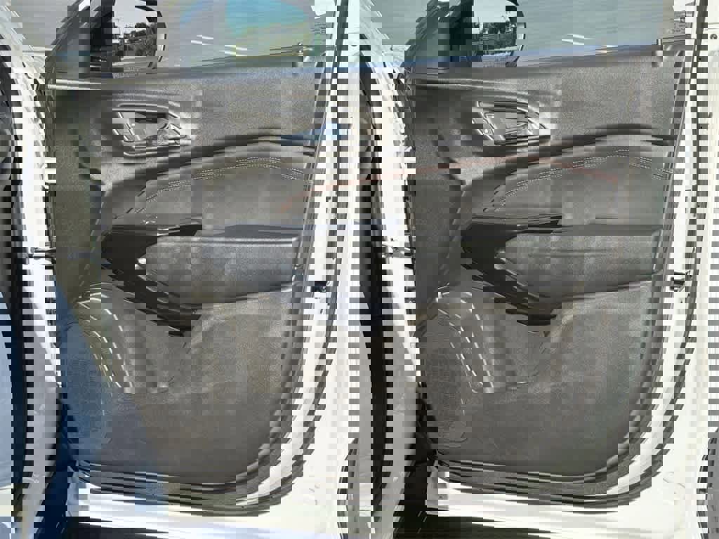 Used 2025 Chevrolet Trax RS w/ Sunroof Package image 34