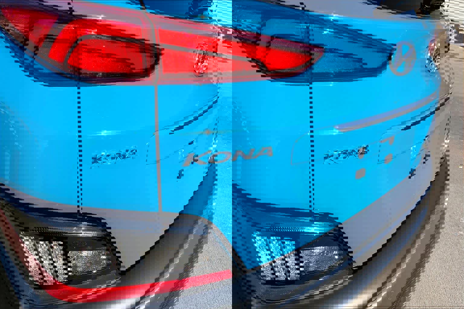 Used 2023 Hyundai Kona Limited image 32