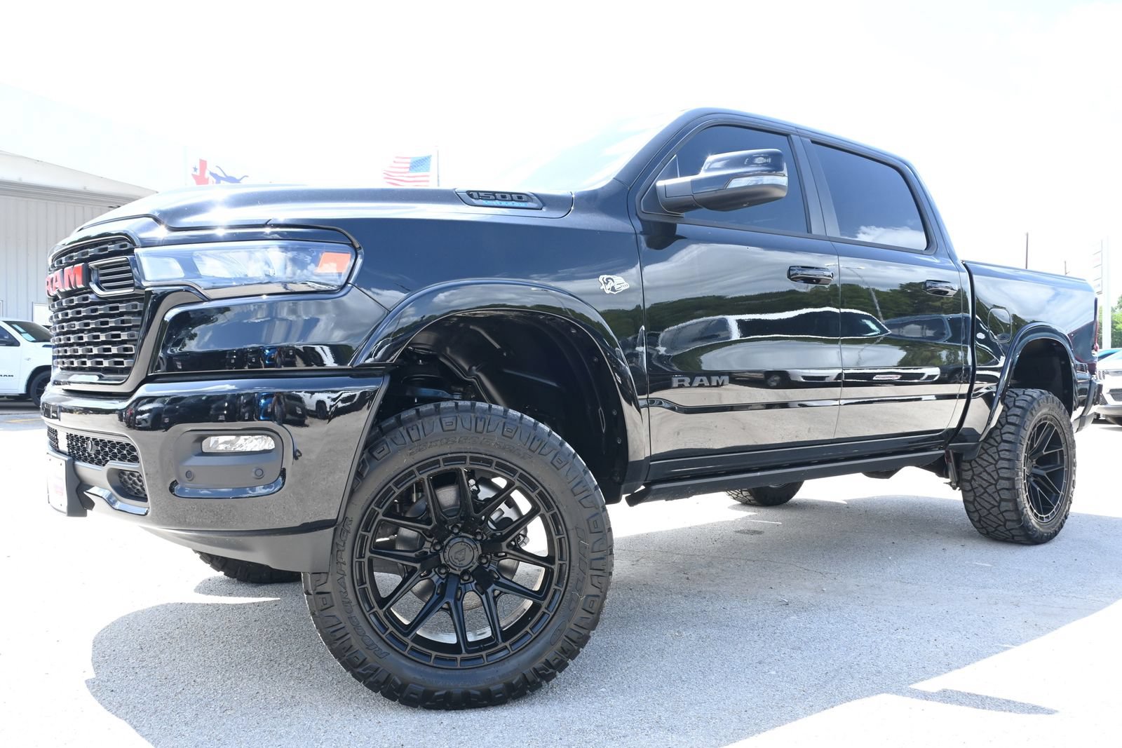 New 2026 RAM 1500 Lone Star w/ Night Edition AWD/4WD image 9