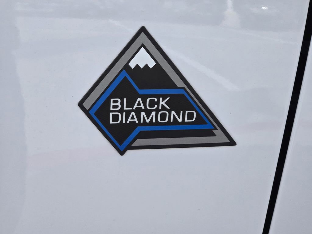 Used 2024 Ford Bronco Black Diamond image 11