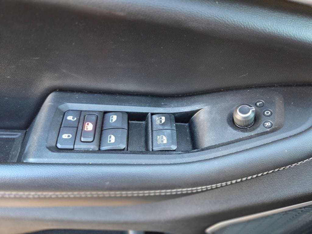 Used 2022 Jeep Grand Cherokee L Limited AWD/4WD image 30