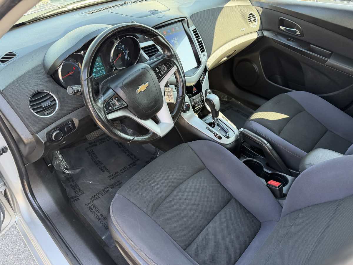 Used 2014 Chevrolet Cruze LT FWD image 9
