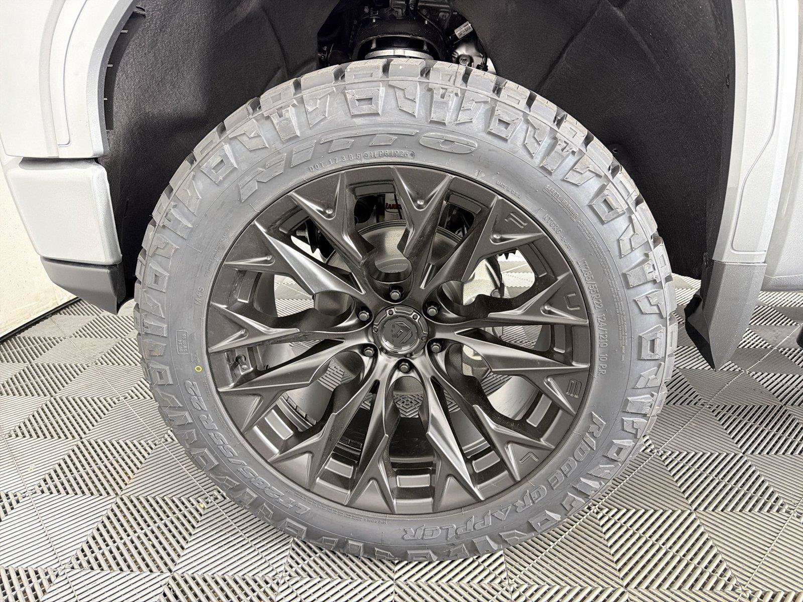 New 2026 GMC Sierra 1500 Elevation w/ Elevation Premium Package AWD/4WD image 9
