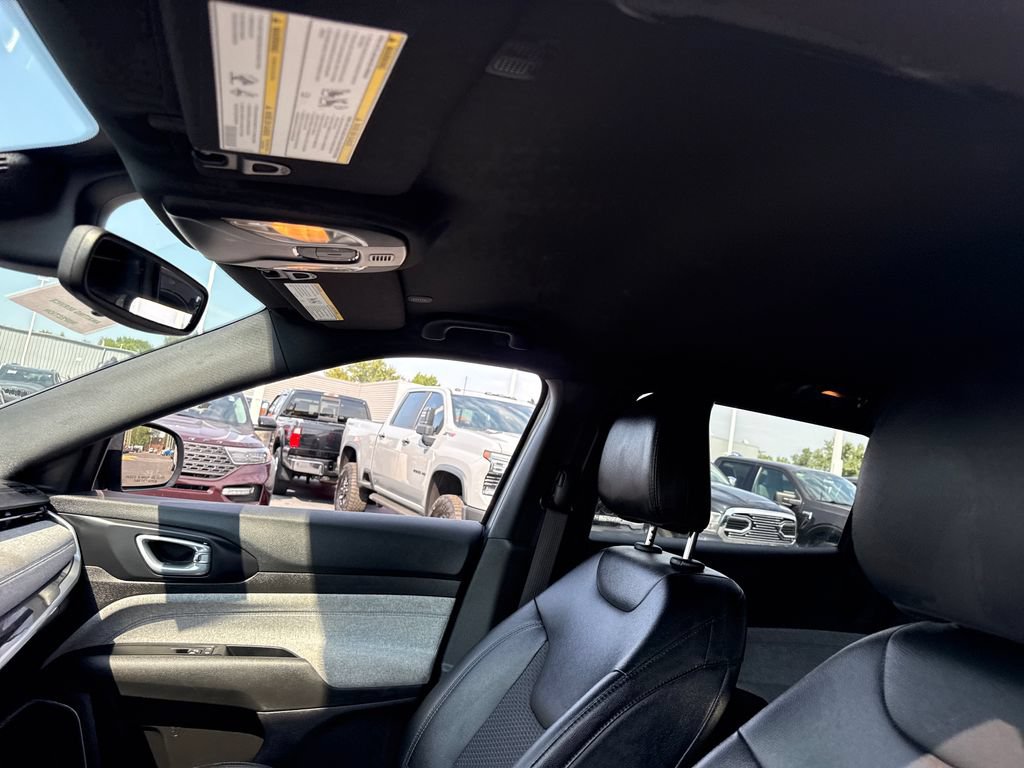 Used 2024 Jeep Compass Latitude AWD/4WD image 24