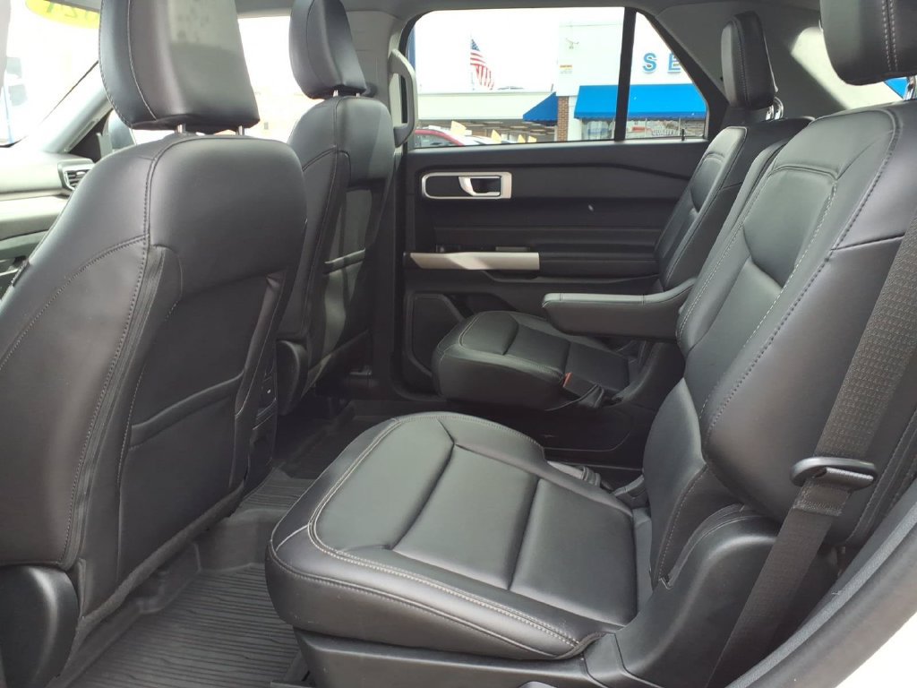 Certified 2024 Ford Explorer XLT w/ Equipment Group 202A AWD/4WD image 12