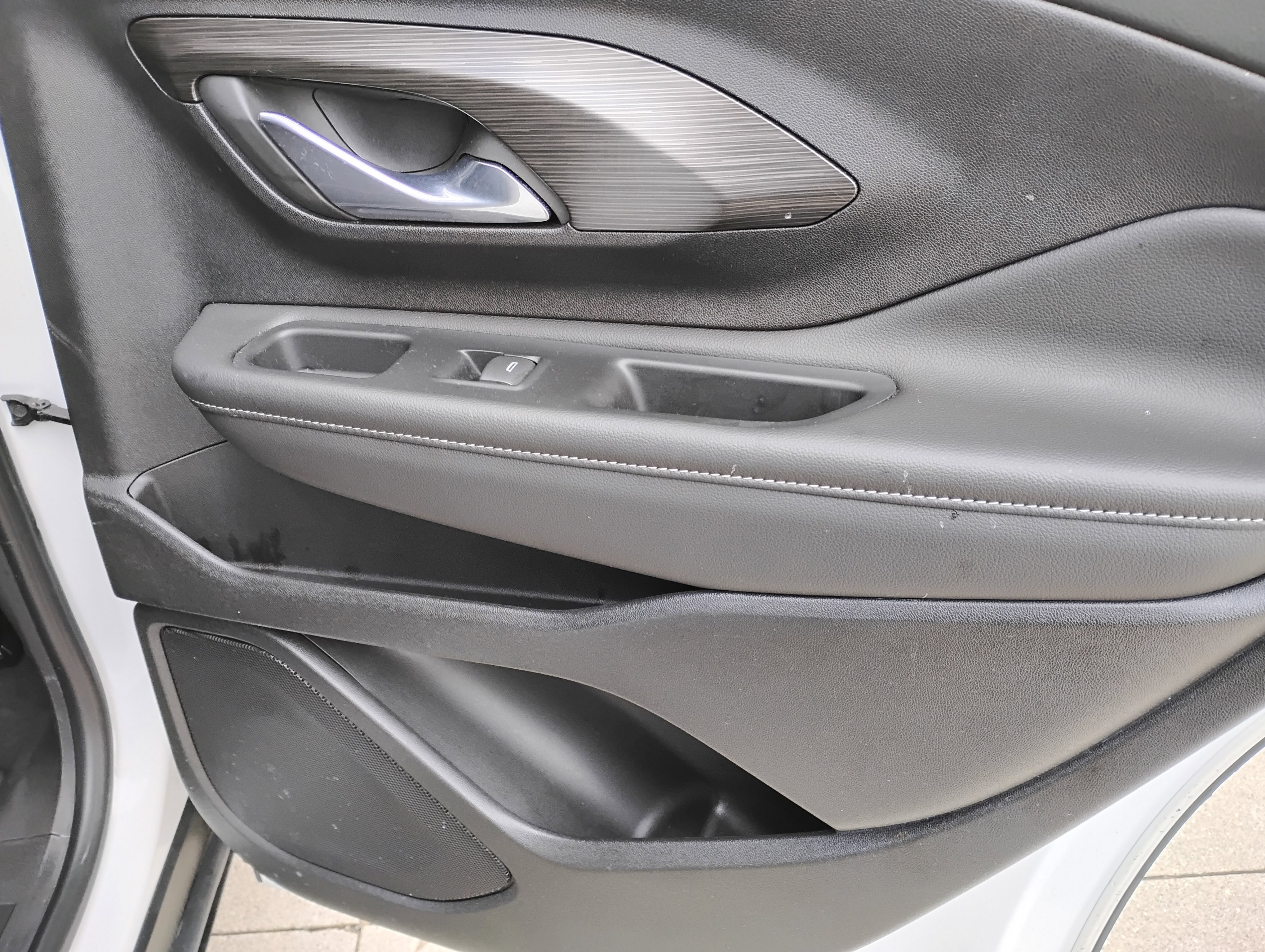 Used 2023 GMC Terrain SLE image 21