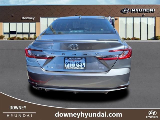 Used 2025 Toyota Camry SE image 3