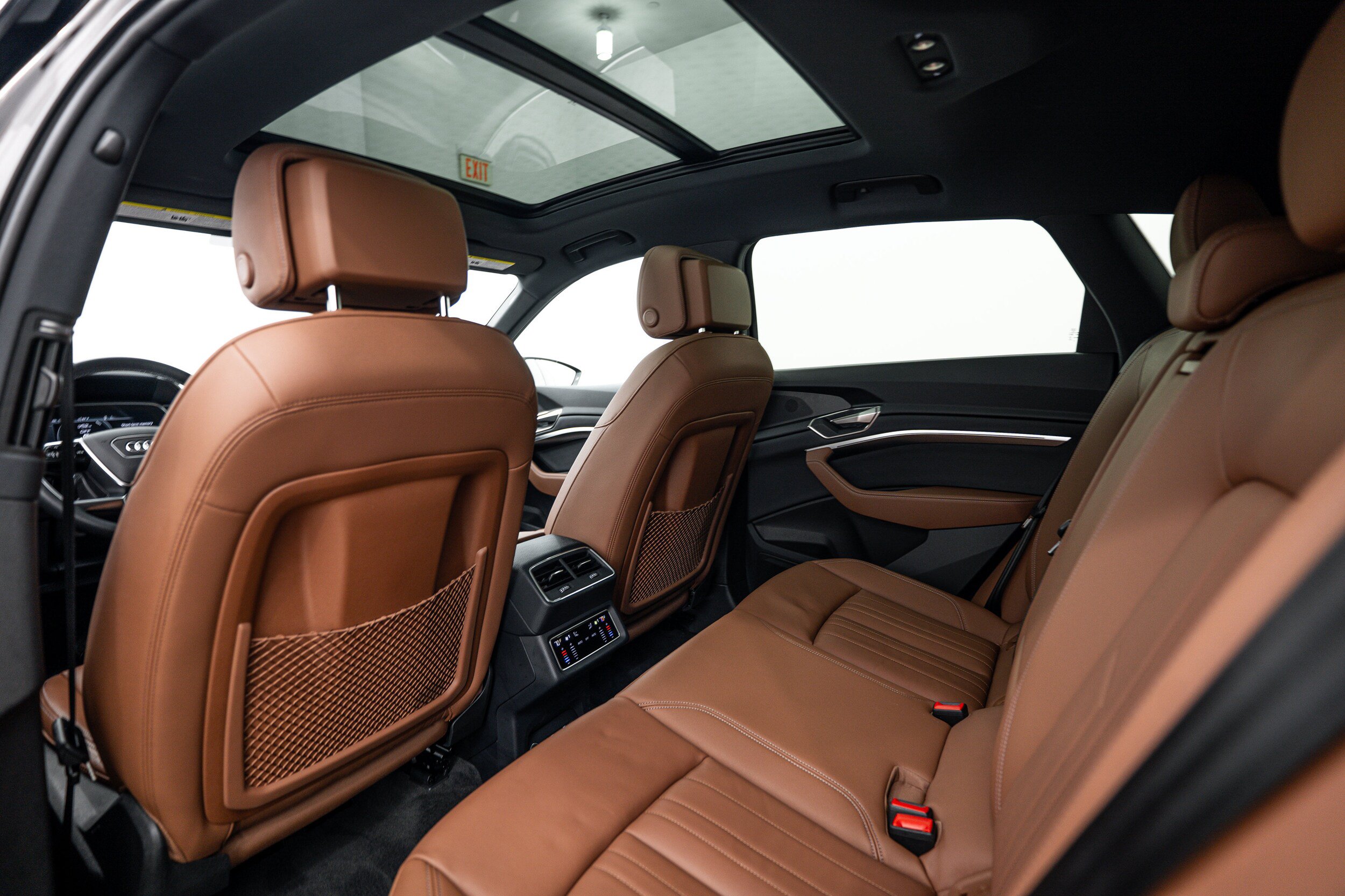 Certified 2024 Audi Q8 e-tron Premium AWD/4WD image 19