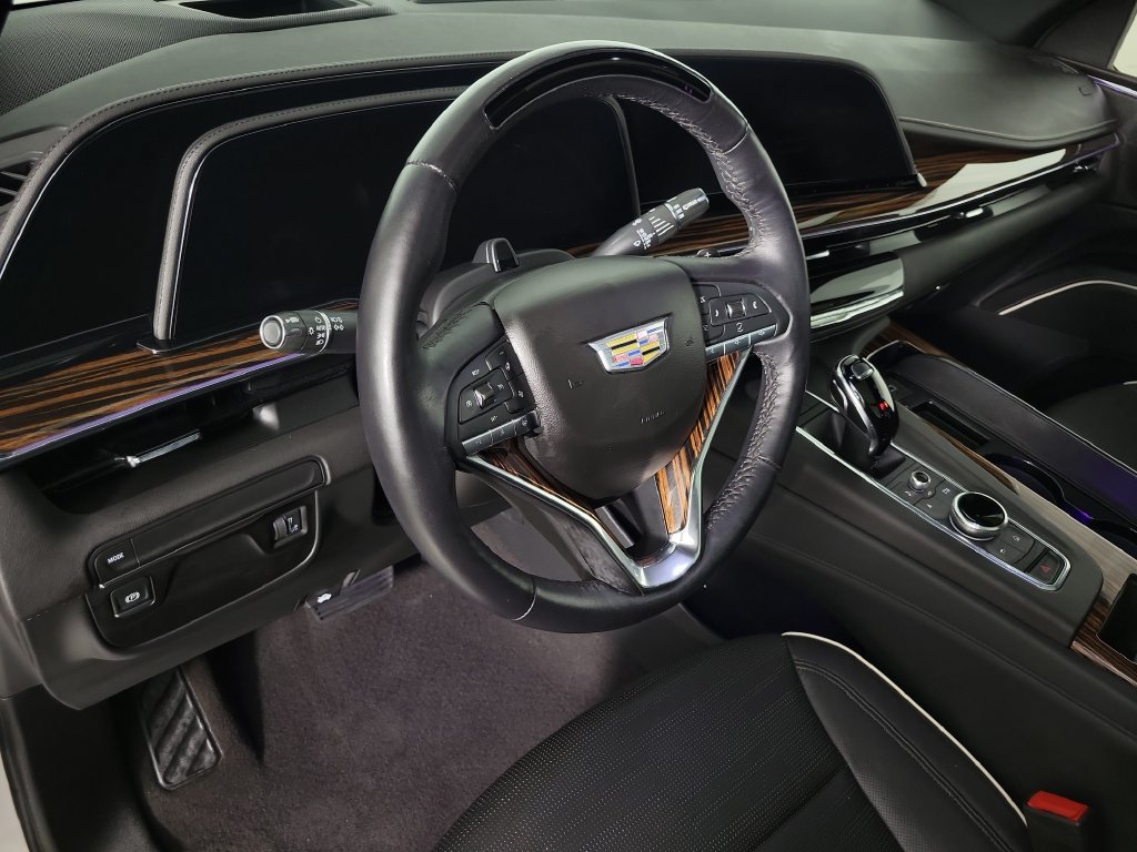 Used 2024 Cadillac Escalade ESV Premium Luxury RWD image 21