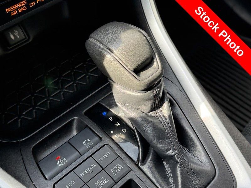 Used 2019 Toyota RAV4 LE AWD/4WD image 26