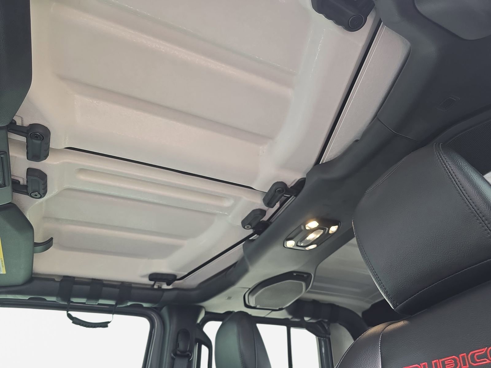 Used 2022 Jeep Gladiator Rubicon w/ LED Lighting Group AWD/4WD image 32