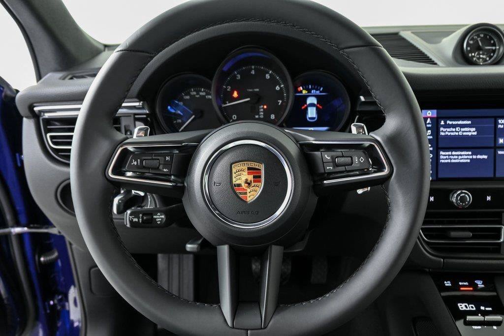 Used 2026 Porsche Macan AWD/4WD image 9