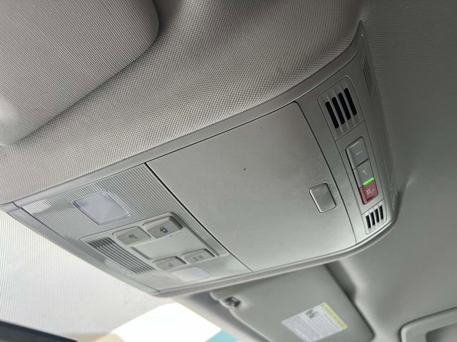 Certified 2022 Volkswagen Taos SE image 33