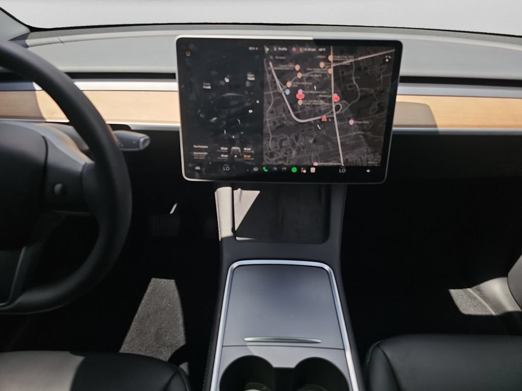 Used 2025 Tesla Model Y Long Range RWD image 11