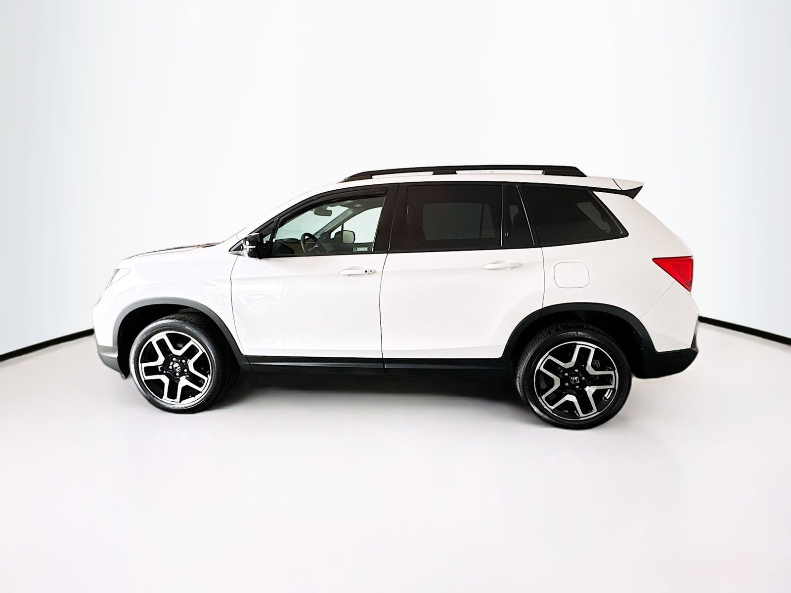 Used 2023 Honda Passport Elite image 4