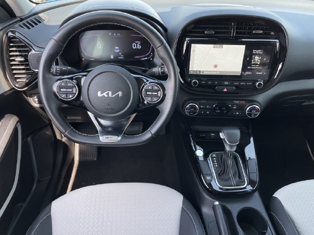 Used 2024 Kia Soul GT-Line FWD image 11