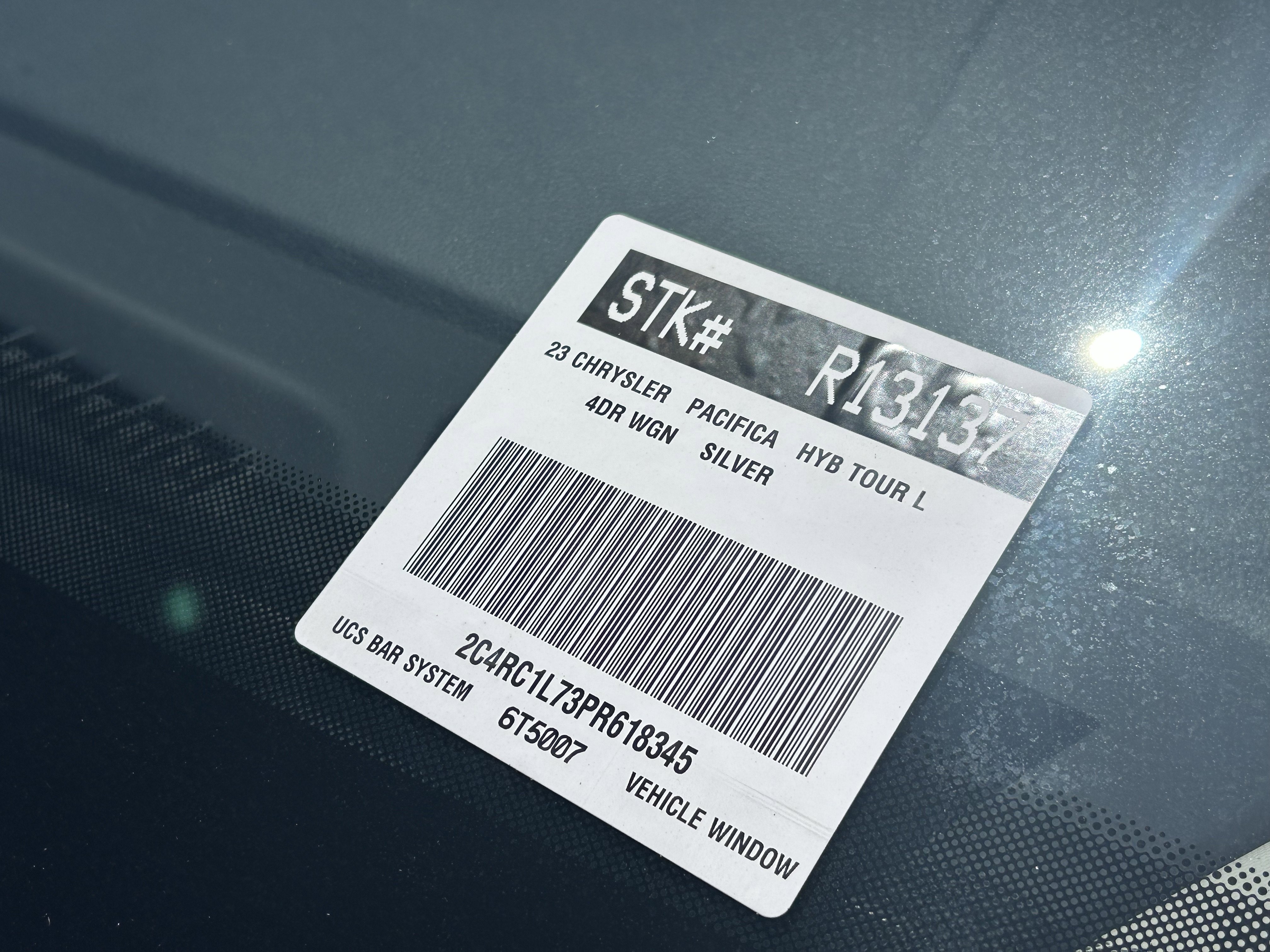Used 2023 Chrysler Pacifica Touring-L FWD image 4