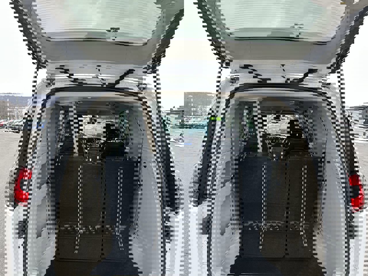 Used 2024 Chrysler Pacifica Touring-L image 17