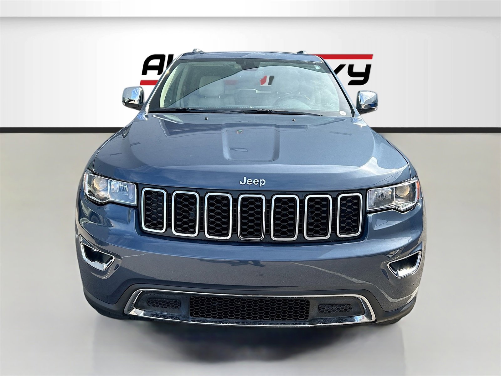 Used 2021 Jeep Grand Cherokee Limited image 2