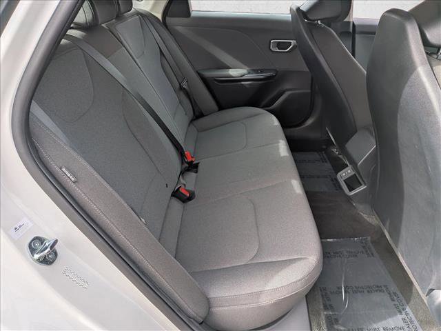 Used 2025 Kia K4 LXS image 18