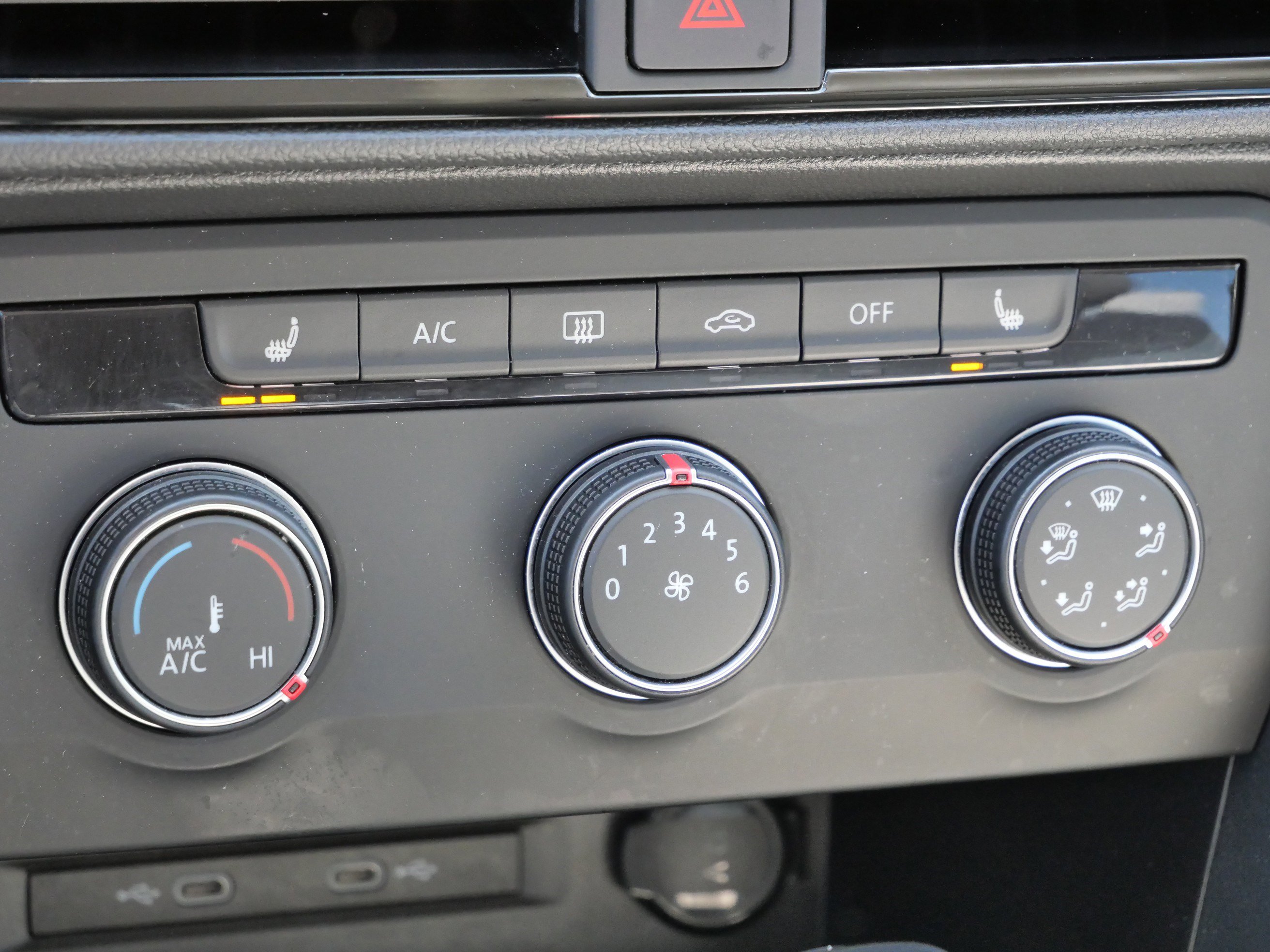 Certified 2022 Volkswagen Taos SE AWD/4WD image 24