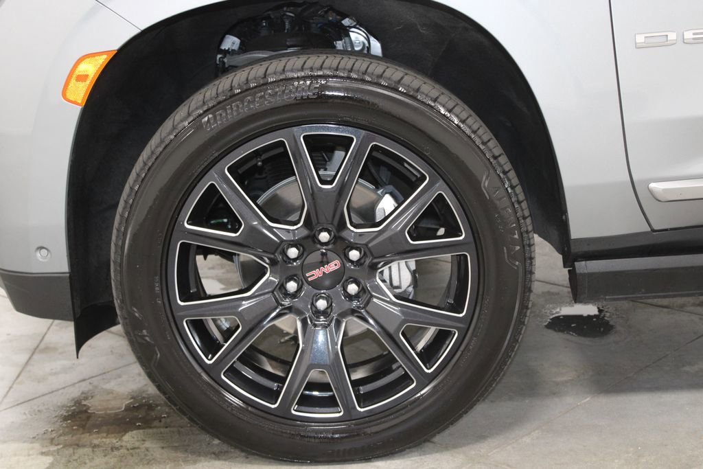 Used 2024 GMC Yukon Denali w/ Denali Reserve Package AWD/4WD image 20