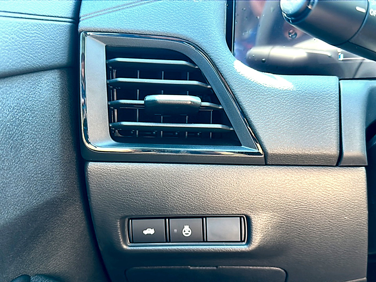 New 2026 Nissan Sentra SV w/ SV Convenience Package FWD image 25