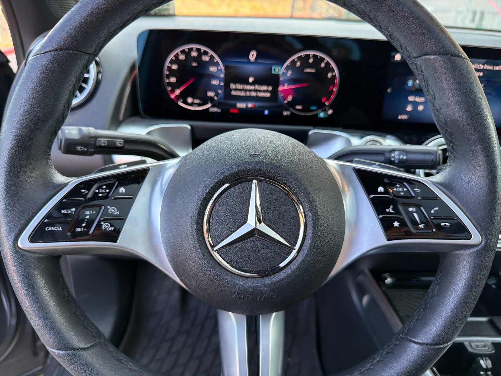 Used 2026 Mercedes-Benz GLB 250 4MATIC image 21