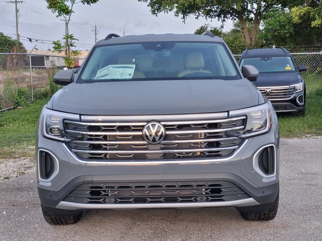 New 2026 Volkswagen Atlas SE FWD image 2