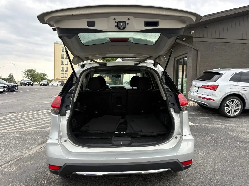 Used 2018 Nissan Rogue S w/ S Value Package AWD/4WD image 10