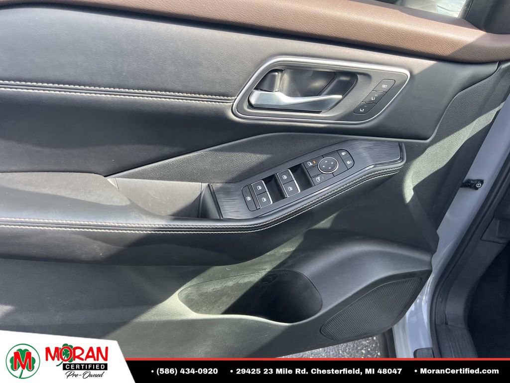 Used 2023 Nissan Rogue Platinum w/ Platinum Premium Package AWD/4WD image 16