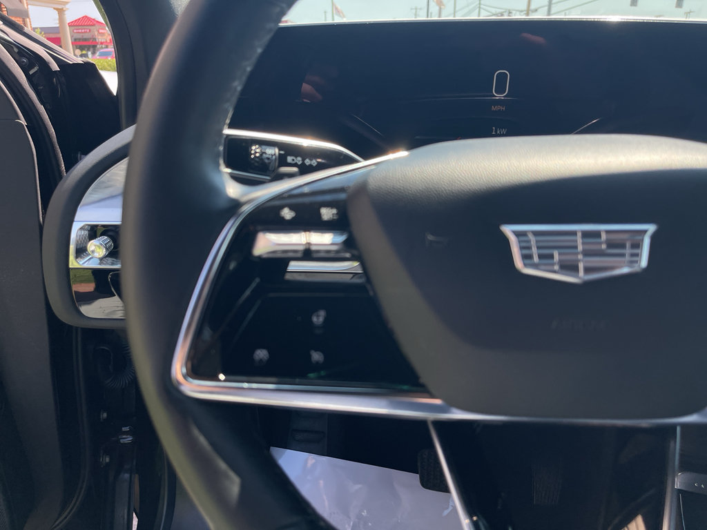 Used 2024 Cadillac Lyriq Luxury AWD/4WD image 18