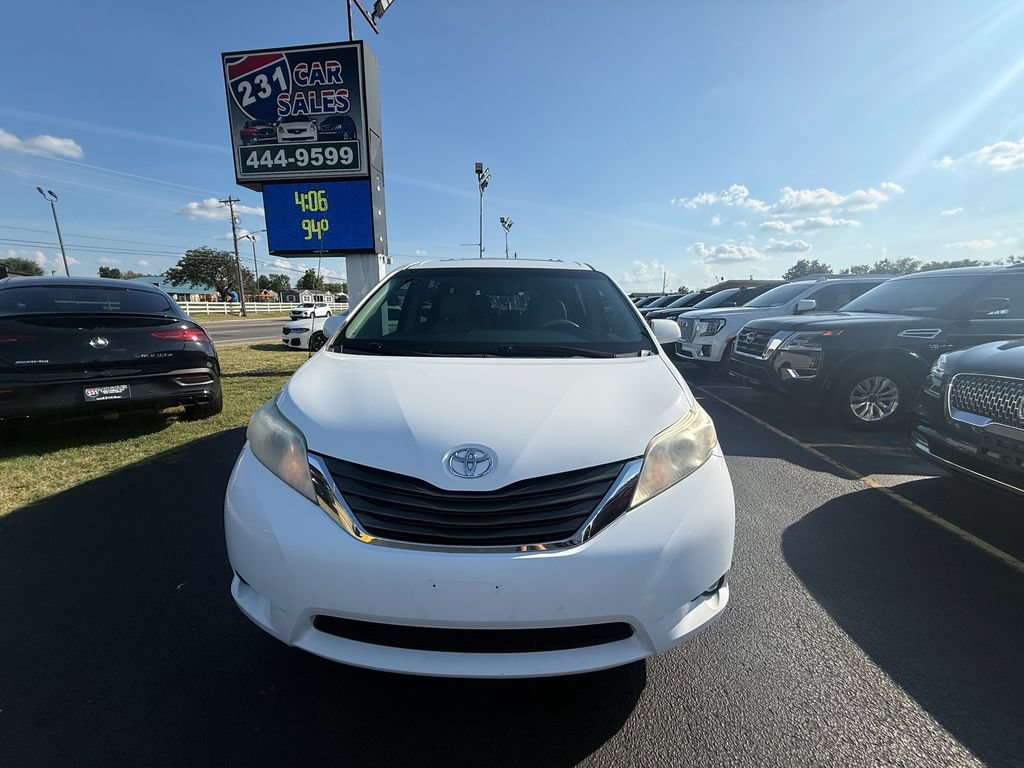 Used 2014 Toyota Sienna XLE FWD image 10