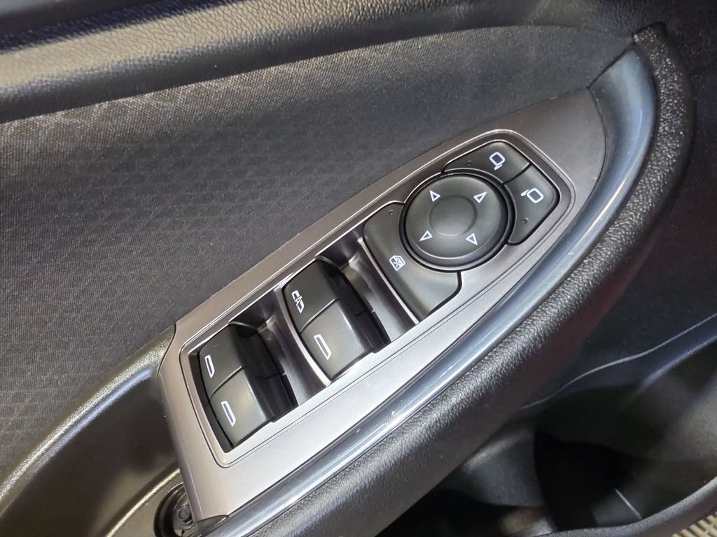 Used 2017 Chevrolet Malibu LT FWD image 15