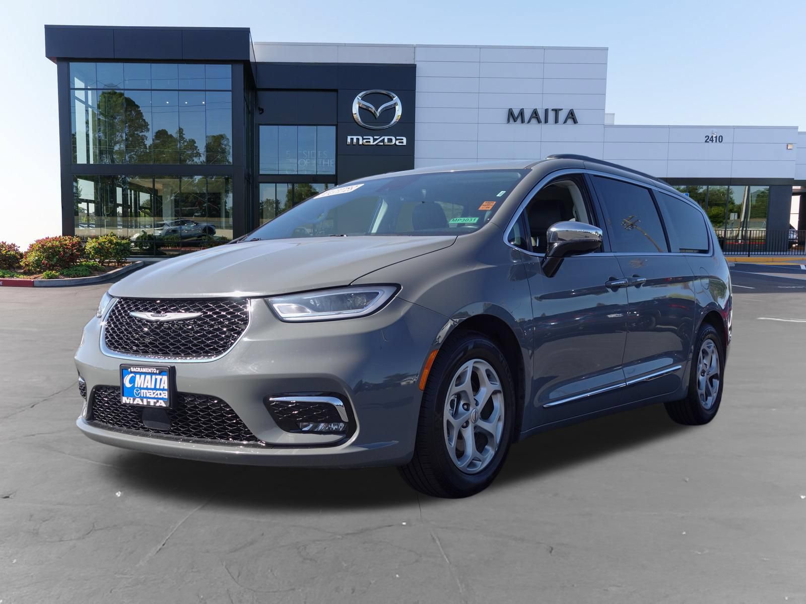 Used 2023 Chrysler Pacifica Limited FWD image 7