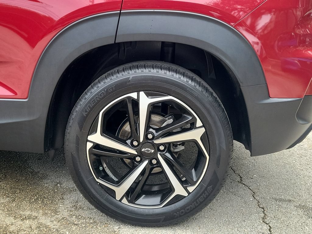 Used 2021 Chevrolet TrailBlazer RS w/ Technology Package FWD image 12
