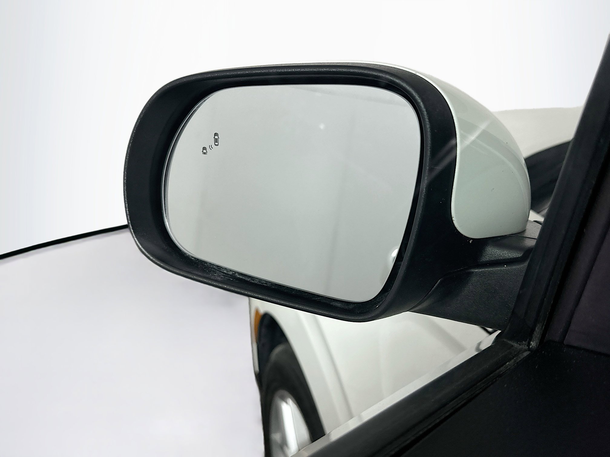 Used 2025 Kia Soul LX w/ LX Technology Package FWD image 16