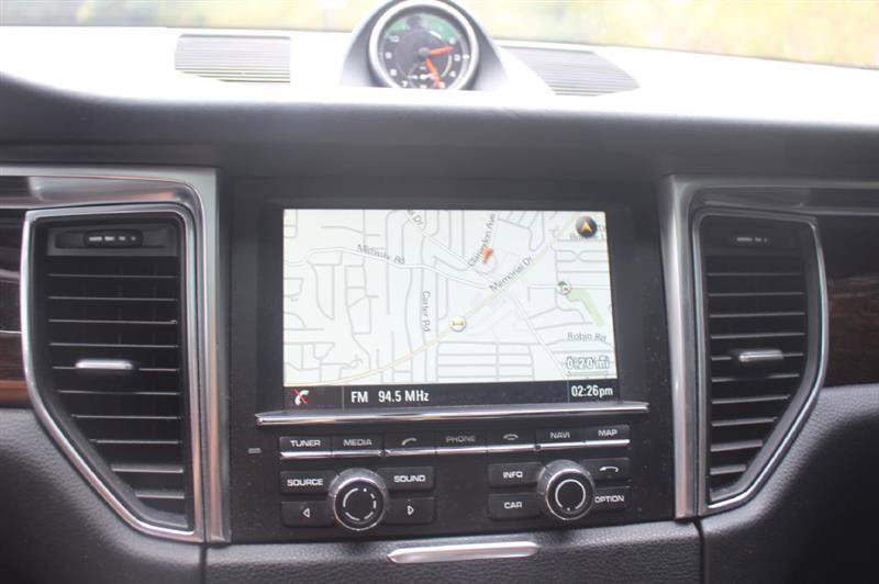 Used 2016 Porsche Macan S image 39