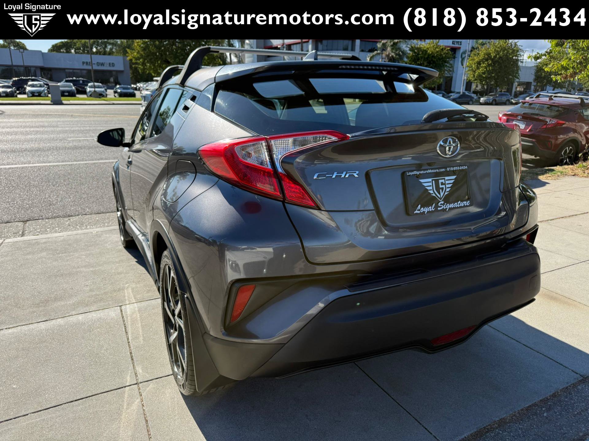 Used 2018 Toyota C-HR XLE FWD image 5