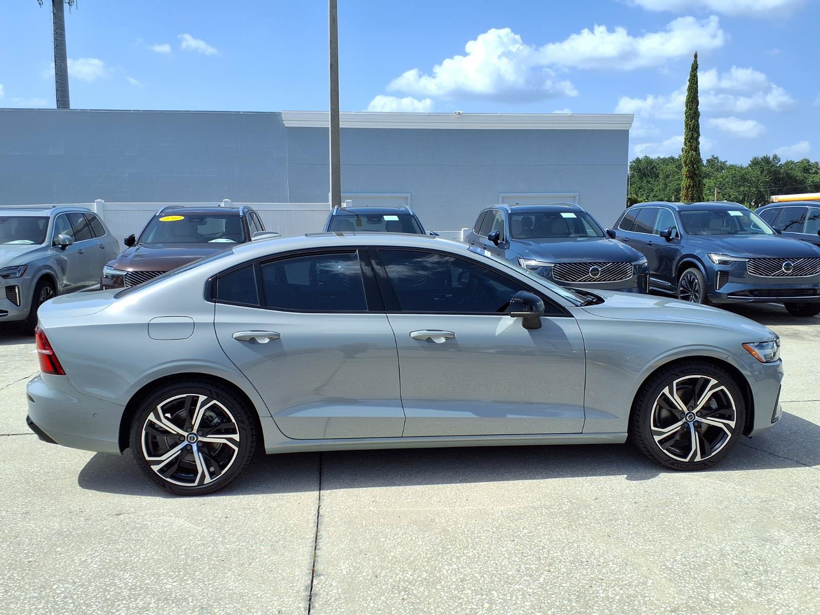 Certified 2024 Volvo S60 B5 Plus AWD/4WD image 8