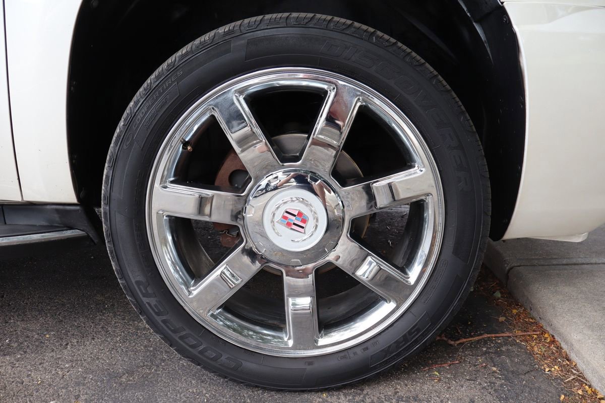 Used 2012 Cadillac Escalade EXT Luxury image 44