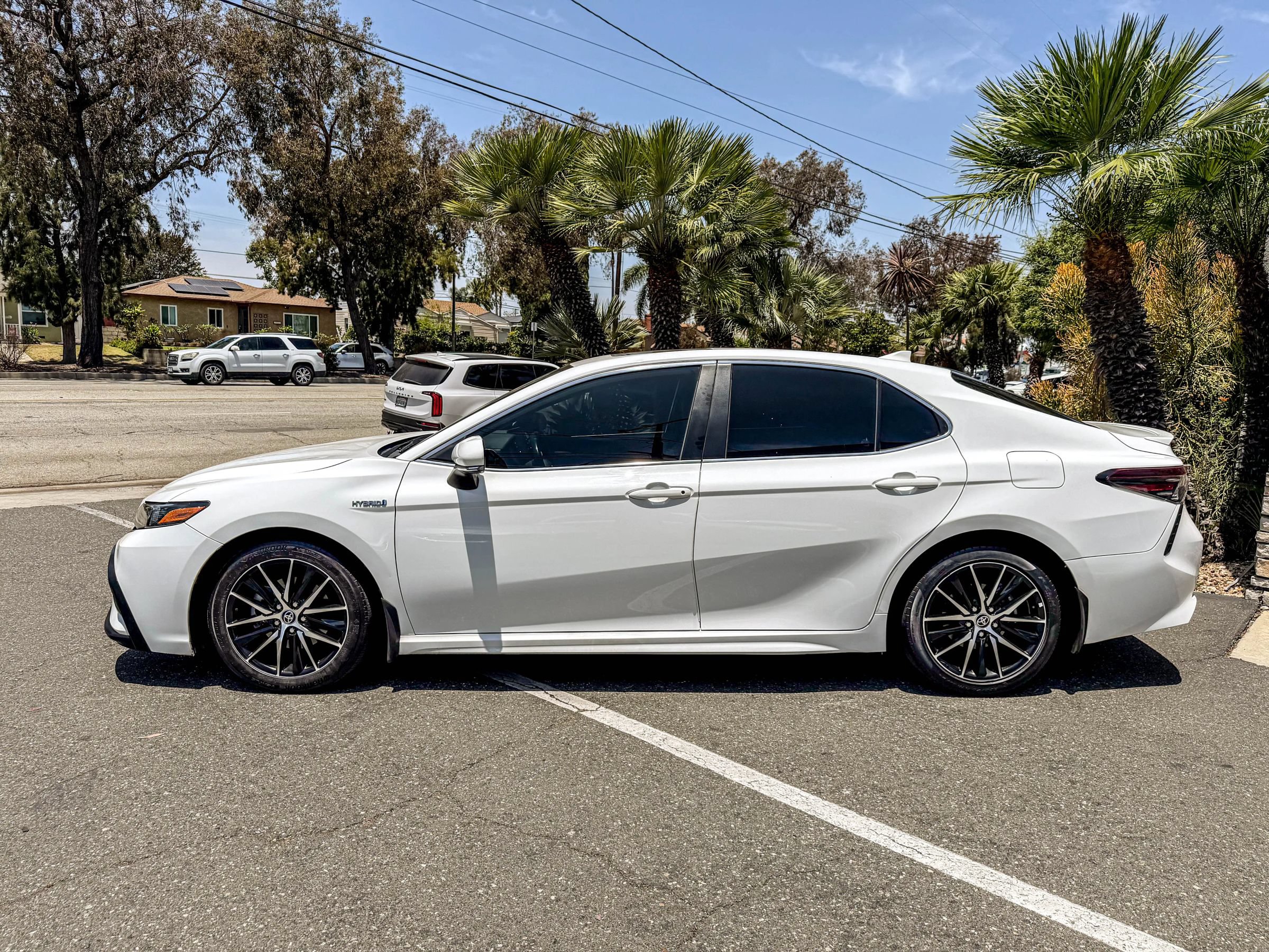 Used 2021 Toyota Camry SE w/ Audio Upgrade Package FWD image 14