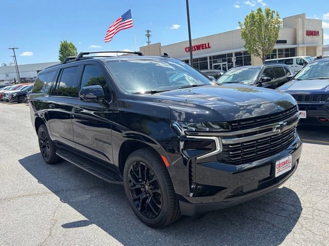 Used 2022 Chevrolet Suburban RST w/ Sport Performance Package AWD/4WD image 8