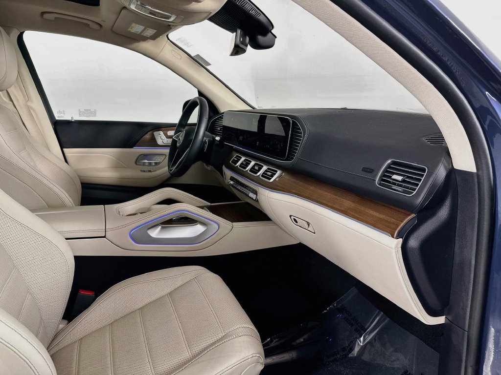 Used 2024 Mercedes-Benz GLS 450 4MATIC image 31