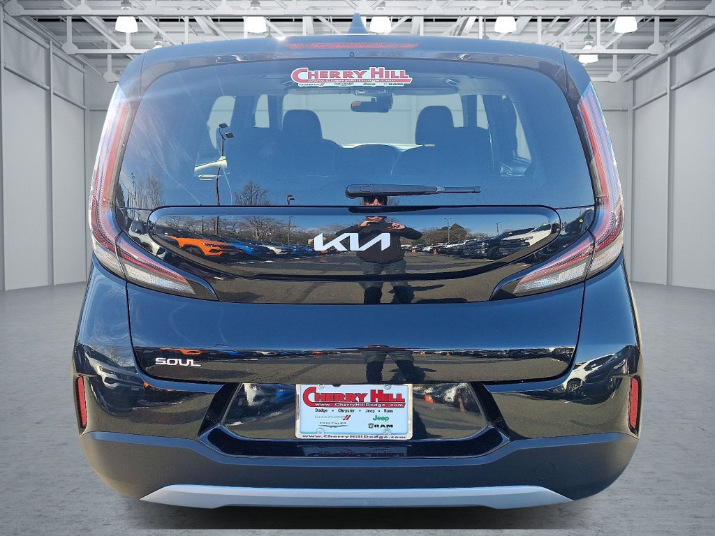 Used 2023 Kia Soul LX w/ Option Group 015 image 4