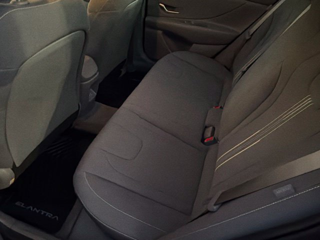 Used 2025 Hyundai Elantra Sport FWD image 27